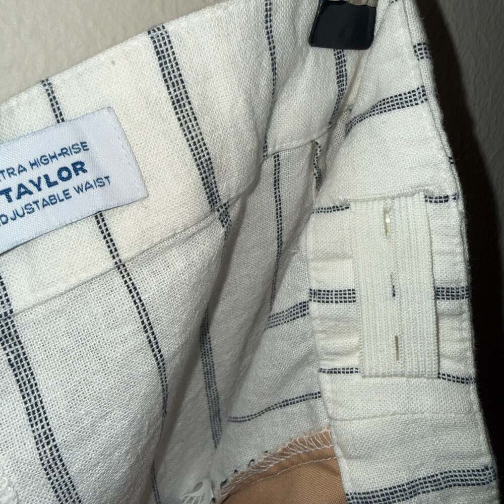 Old Navy Taylor Extra High-Rise Linen-Blend Striped Shorts Size L - Picture 5 of 6
